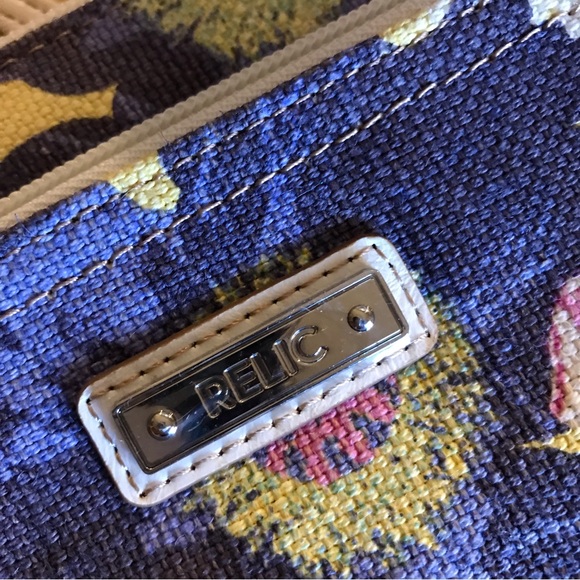 Relic Crossbody Flower Bag - Picture 3 of 8